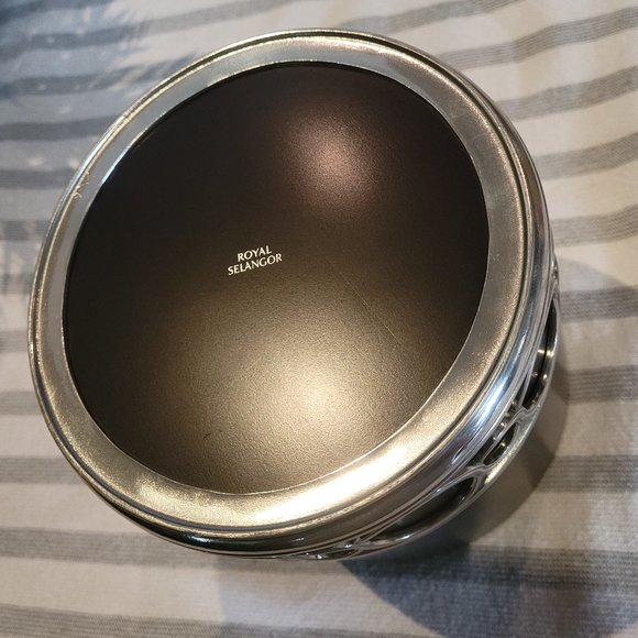 Royal Selangor Medallion Pewter and Wood Ice Buxket - Picture 15 of 16